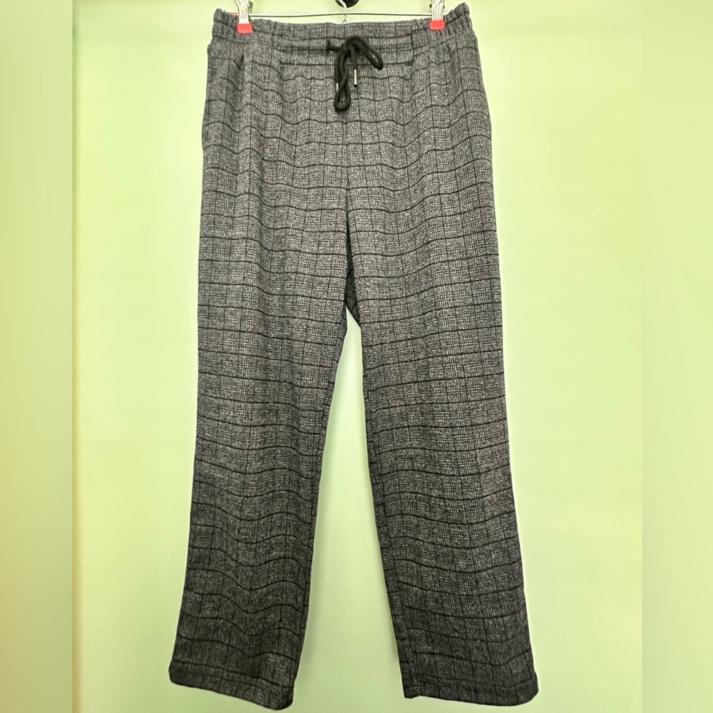 A New Day (Target) Women’s Black and Gray Plaid Drawstring Knit Cropped Pants